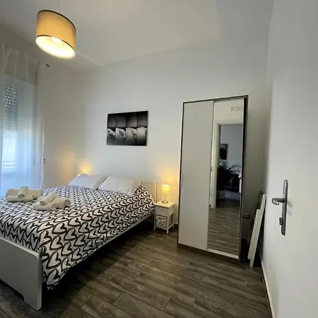 Regine & Re Nyaraló Nápoly